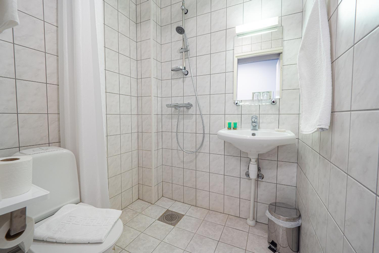 Bathroom 3