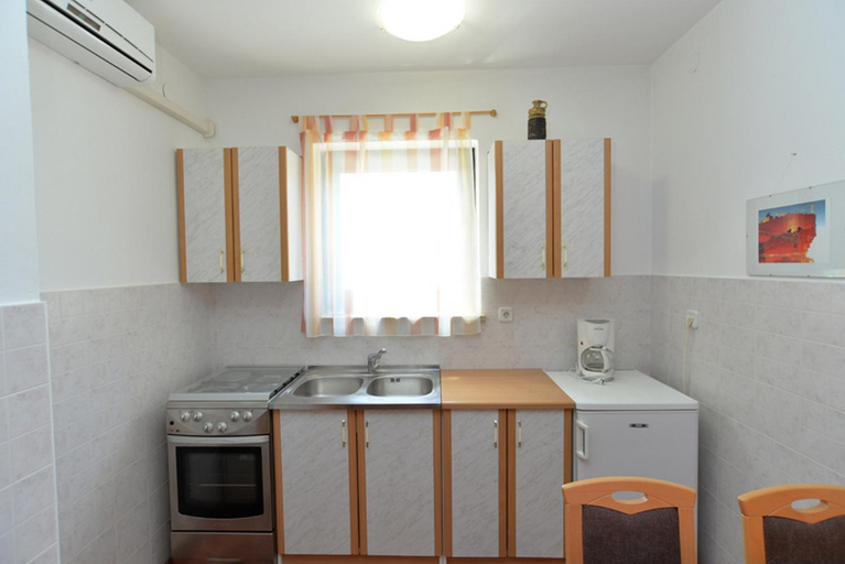 Others 4, Apartment 590, Fažana