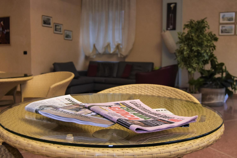 Others 4, Albergo Munsci', Como