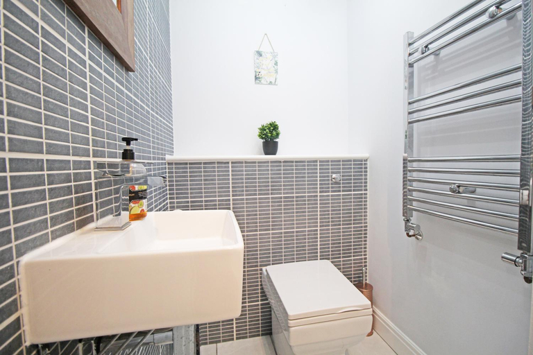 Bathroom 3, Queens Road - Luxury Spacious Home in Chester, Cheshire West and Chester