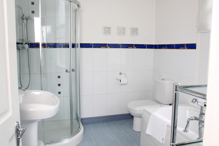 Bathroom 4, The Eskdale Hotel, Dumfries and Galloway
