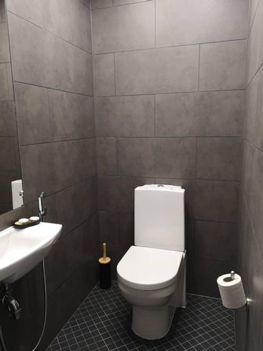 Bathroom 5