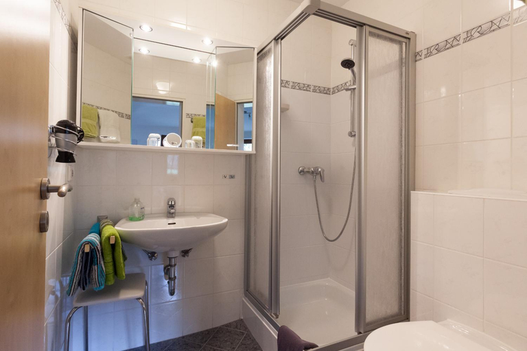Shower 4, Haus Alexandra inkl MeineCard Plus, Waldeck-Frankenberg