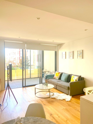 Others 5, One Bedroom with Roof Top Pool, Sydney