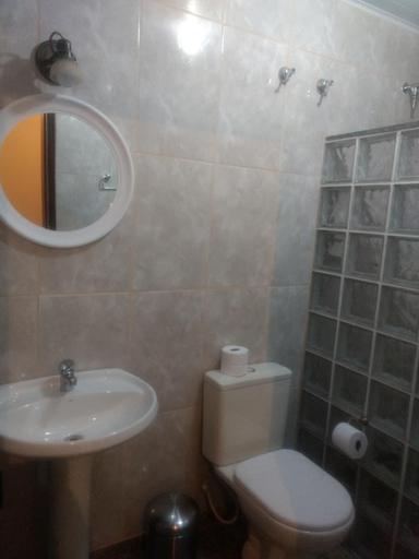 Bathroom 4, Cumbipar King Hotel, Guarulhos