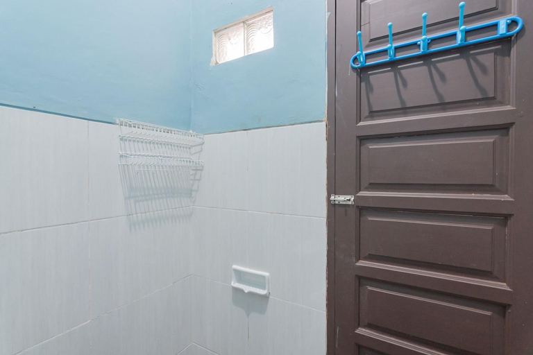 Bathroom 9