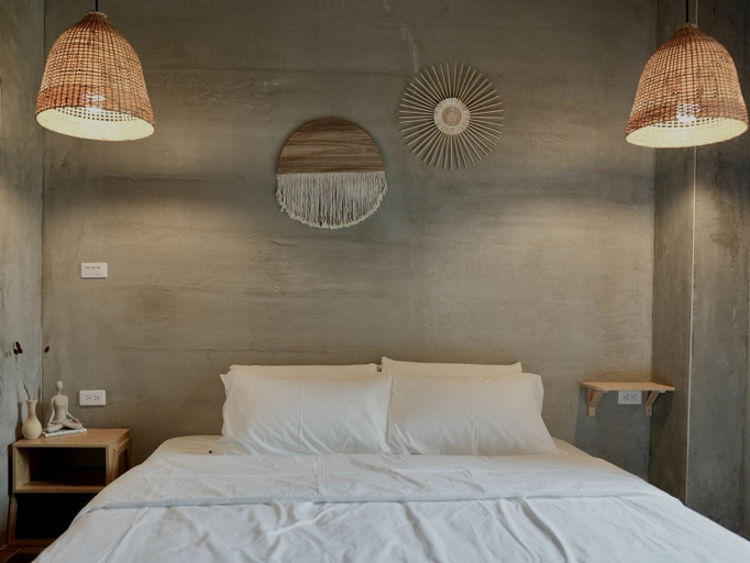 Others 3, Seaside Snooze, Pingtung
