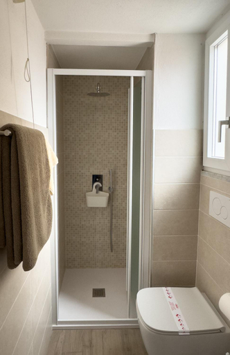 Bathroom 14