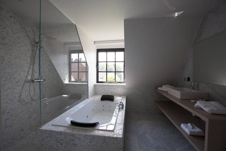 Bathroom 2, Hotel De Lissewal, West-Vlaanderen