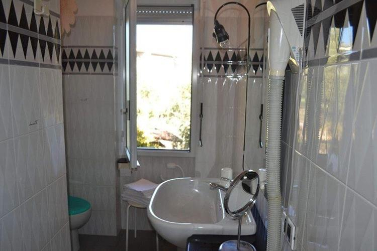 Bathroom, Residence Hotel Edy, Imperia