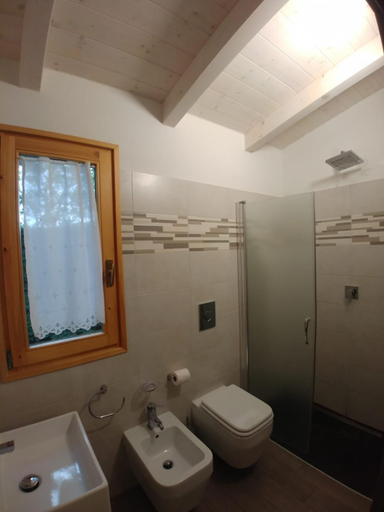 Bathroom, Villaggio Samoa, Ferrara
