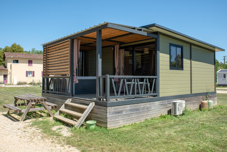 Exterior 7