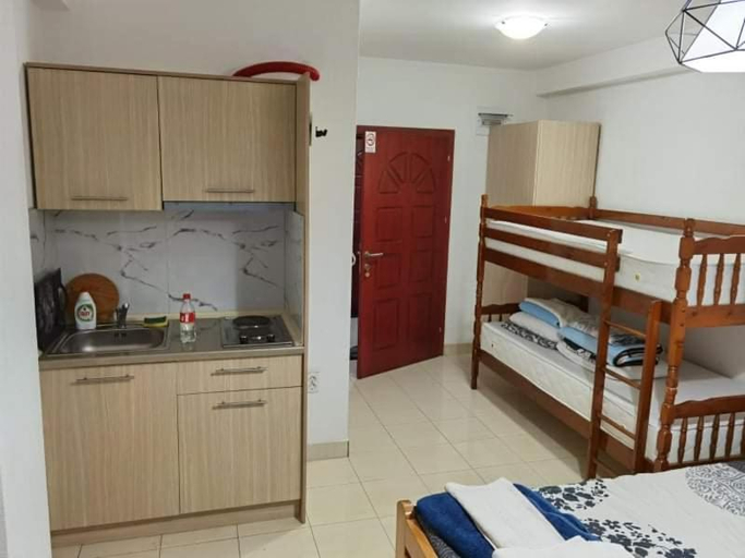 5, Vera Apartments