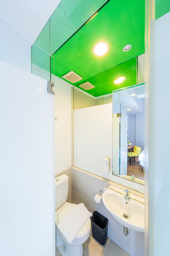 Bathroom 12