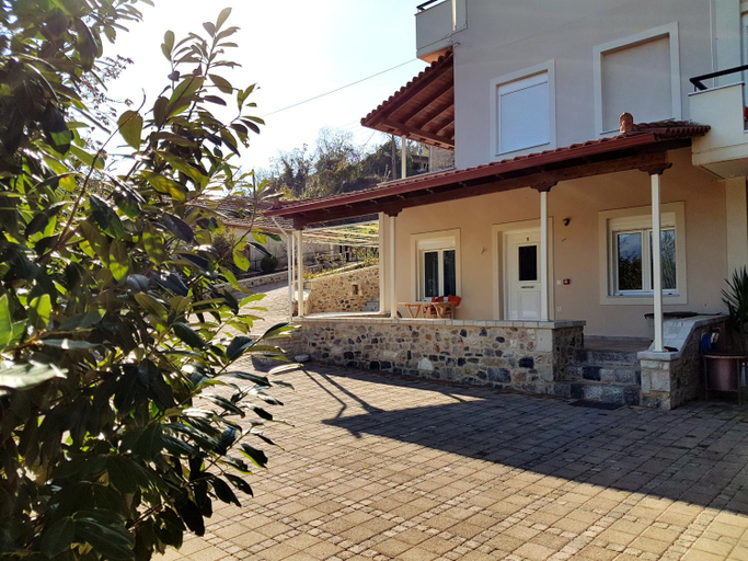 Others 2, Xenonas Ioanni Parcha, Peloponnese