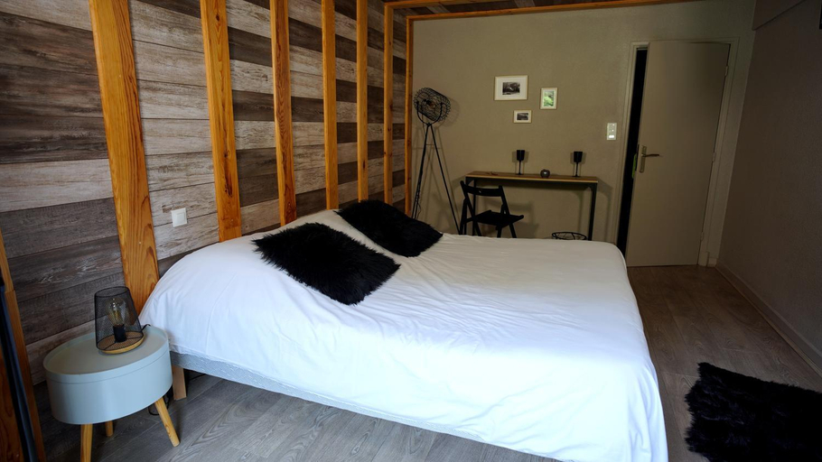 Bedroom 3, La Sapiniere, Hautes-Pyrénées