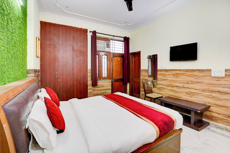 Bedroom 2, The Everest 43, Gautam Buddha Nagar