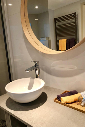 Bathroom 4