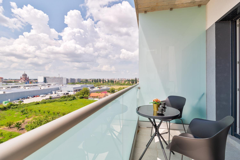 Others 3, Grand Hill Flats, Oradea