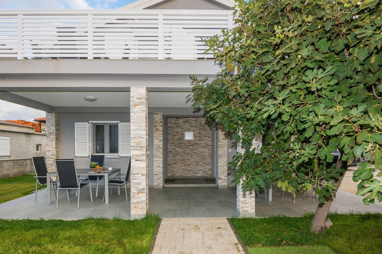 Exterior view 5, Apartments by the sea Vir - 18557, Vir