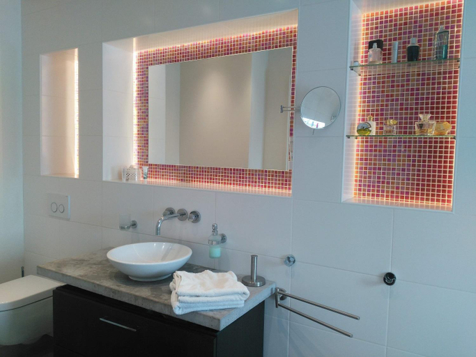 Bathroom 4, Hotel De Wilde Kriek, Valkenburg aan de Geul