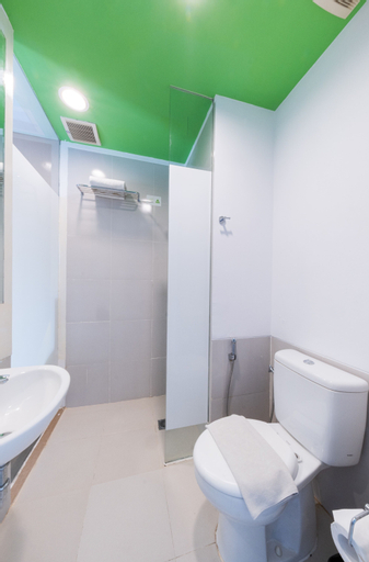 Bathroom 7