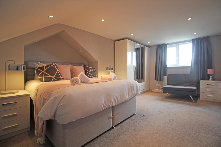 Bedroom 2, Queens Road - Luxury Spacious Home in Chester, Cheshire West and Chester