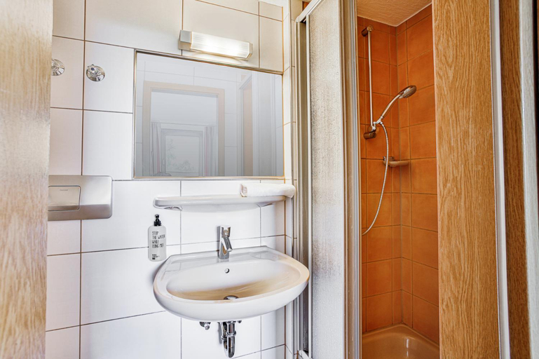 Bathroom 4, Berggasthof Banzer Wald, Lichtenfels
