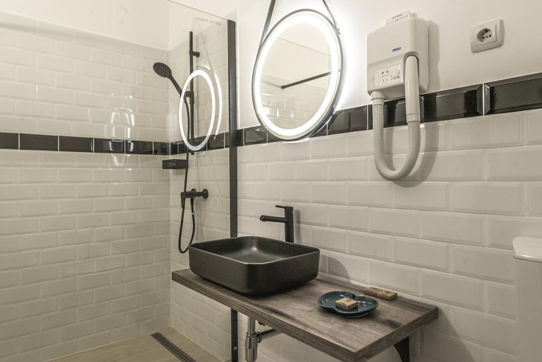 Bathroom 4, Hotel Sighisoara, Sighisoara