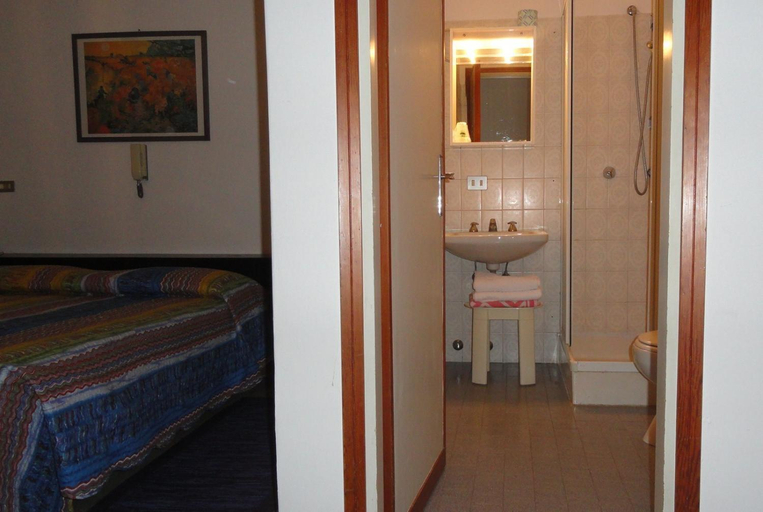 Bedroom 2, Albergo Ristorante Cima I Pra', Belluno