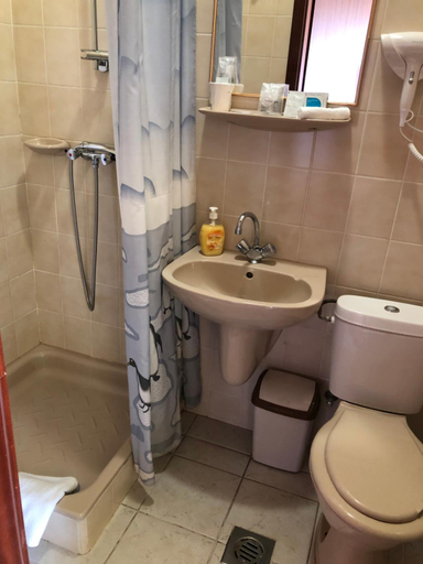 Bathroom 3, Hotel Holdfeny, Gárdony