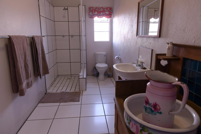 Bathroom, Karoo Secret Secret House, Cacadu