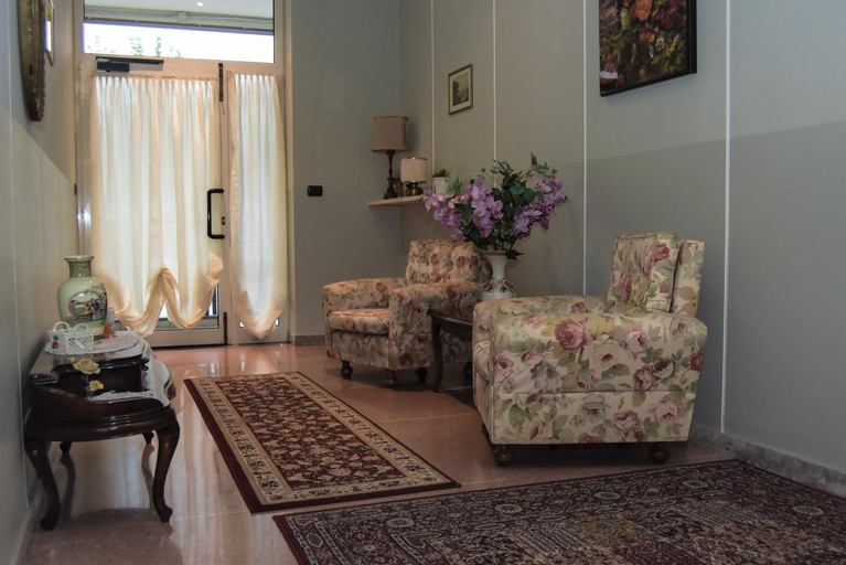 Others 2, Albergo Munsci', Como
