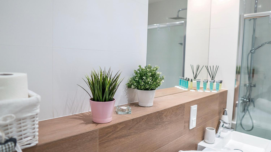 Bathroom 2, Apartamenty Baltica Towers Modern White&Black, Gdańsk City