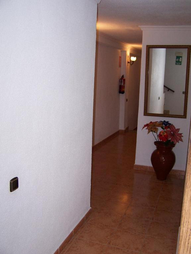 Others 2, Hostal Adrian, Málaga
