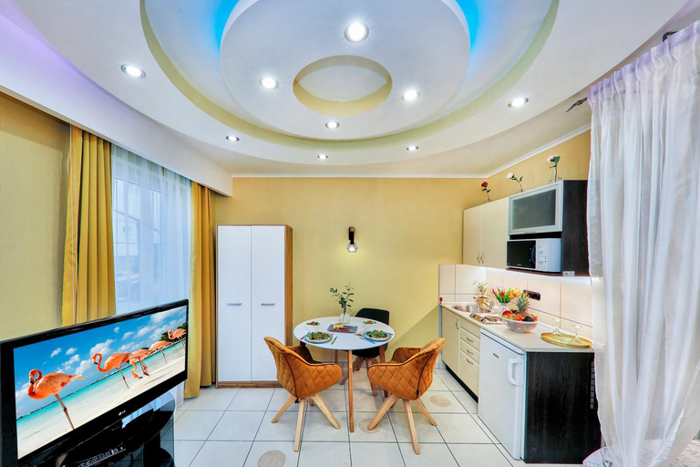 Others 3, Vintiamo Apartmanok, Eger