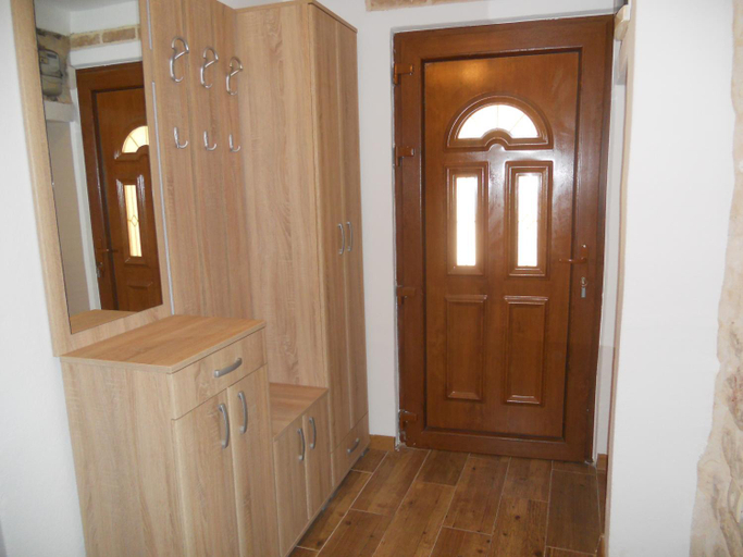 Others 3, Apartments Ana 1