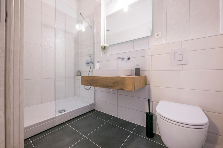 Others 5, Rooms Nela, Split
