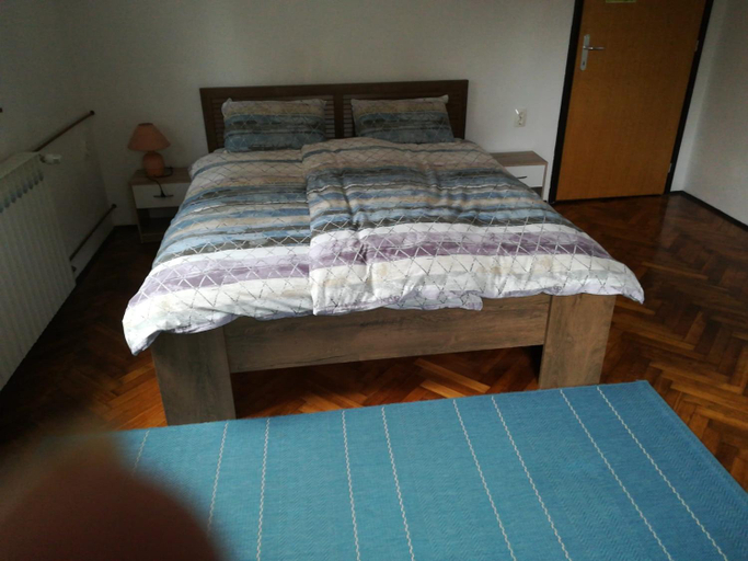 Others 2, Random Room, Zagreb
