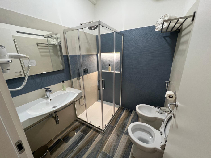 Bathroom 2, B&B Fronte Mare, Salerno