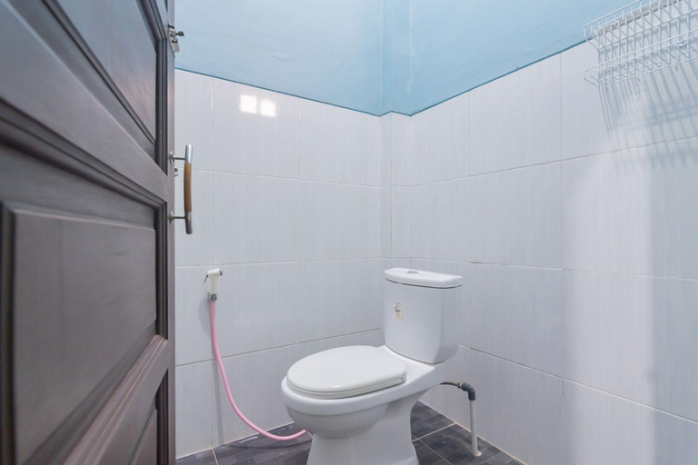 Bathroom 10