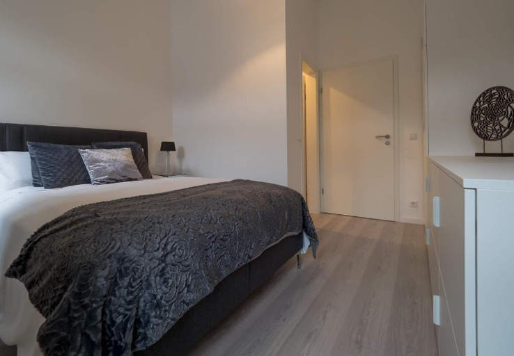 Others 3, EXECUTIVE DOUBLE ROOM WITH EN-SUITE CITY CENTRE IN Guest House R1, Luxembourg