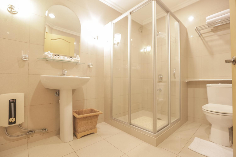 Bathroom 4, The Grand Dame Hotel, Iloilo City