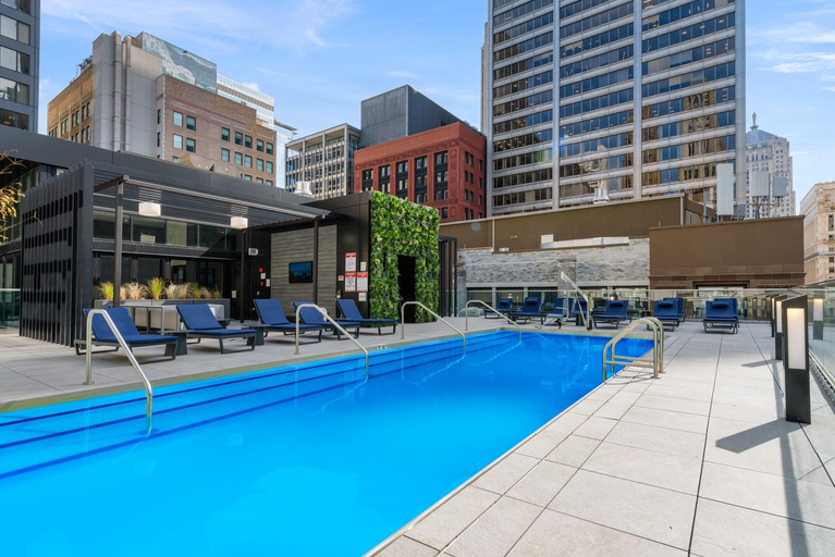 Sport & Beauty 2, Experience Downtown Chicago at Millennium - Luxury Apartments in The Loop, Cook