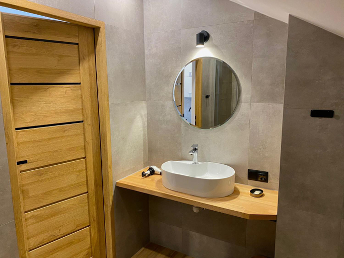 Bathroom 1, Willa Widokowa, Cieszyn