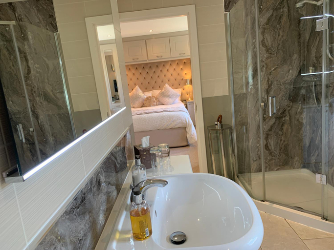 Bathroom 2, Ayrs and Graces - Luxury Bed and Breakfast, South Ayrshire