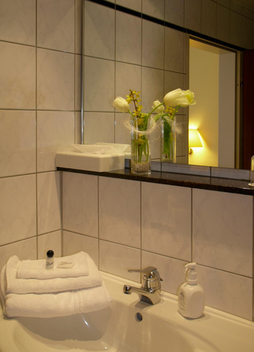 Bathroom 2, Hotel Blankenfeld, Lahn-Dill-Kreis