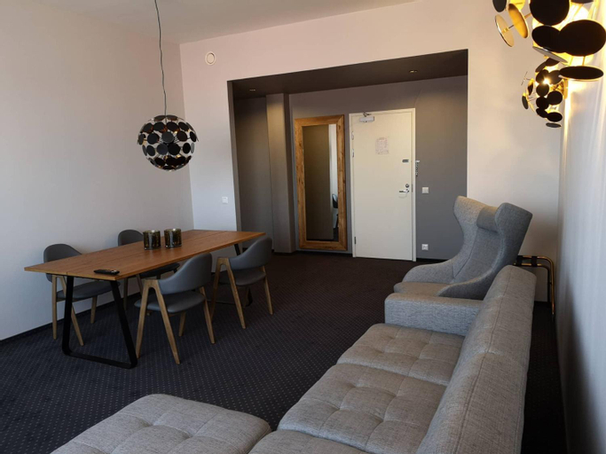 Dining Room 6