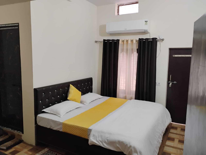 Bedroom 1, TabTrips Bhakti Dham Stay, Varanasi