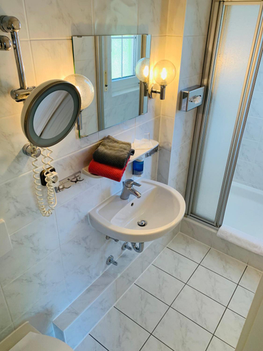 Bathroom 4, Kurhotel Wiedenmann, Unterallgäu